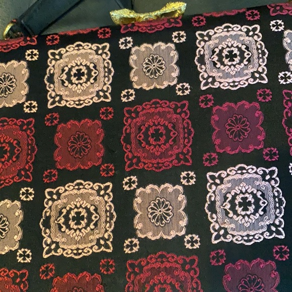 Vintage bag with chic style is perfect 🌺 - Picture 7 of 9